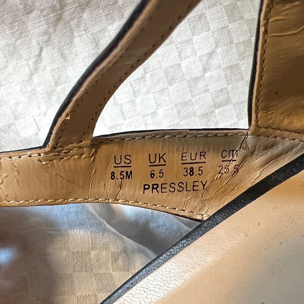 Naturalizer, Pressley, size 8.5 Black Strappy Heels - Picture 4 of 9